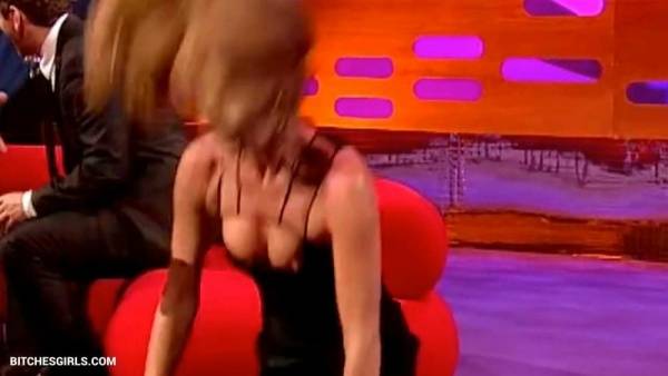 Amanda Holden Nude Celeb - Noholdenback Nude Celebrities on fansgirls.net