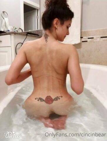 Cincinbear Nude Bath Onlyfans Video Leaked on fansgirls.net