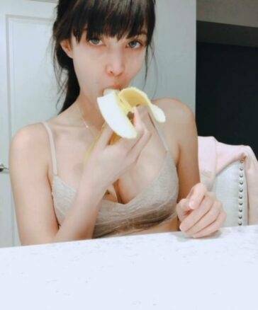 Cincinbear Banana Blowjob Onlyfans Video Leaked on fansgirls.net