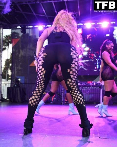 Iggy Azalea Displays Her Stunning Figure at the Long Beach Pride Music Festival in LA on fansgirls.net