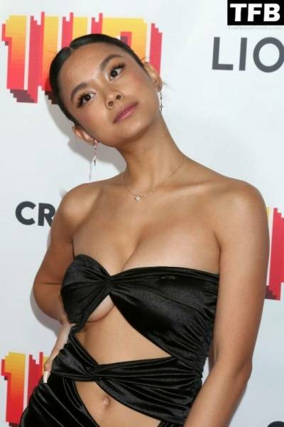 Ylona Garcia Shows Off Her Sexy Tits at the 1C1UP 1D Los Angeles Premiere on fansgirls.net