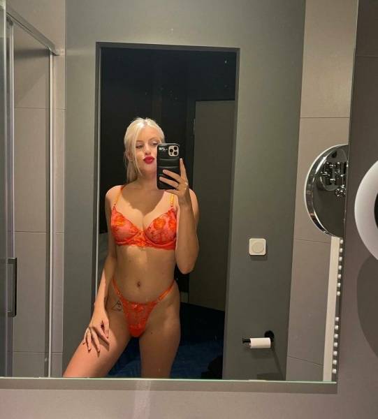 Blondyqueen69 (Chloe Verhagen, blondyqueen) Nude OnlyFans Leaks (11 Photos) on fansgirls.net