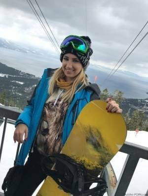 Blonde teens with nice smiles Kristen Scott & Sierra Nicole take to ski slopes on fansgirls.net