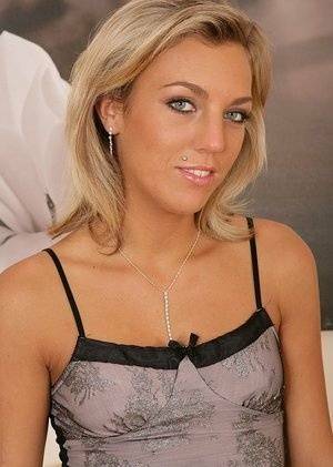 Tiny titted amateur blonde Angelica handles a vibrator like a star on fansgirls.net