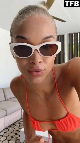 Jasmine Sanders Shows Off Her Sexy Bikini Body (10 Photos + Video) on fansgirls.net