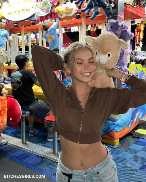 Jordyn Jones Celeb Leaked Tits - Latest Ass Photos on fansgirls.net