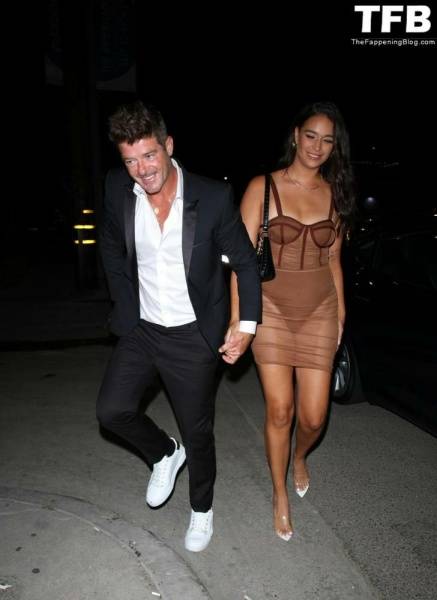 April Love Geary & Robin Thicke are One HOT Couple on fansgirls.net