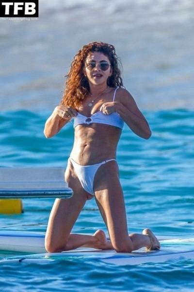 Sarah Hyland Sexy on fansgirls.net