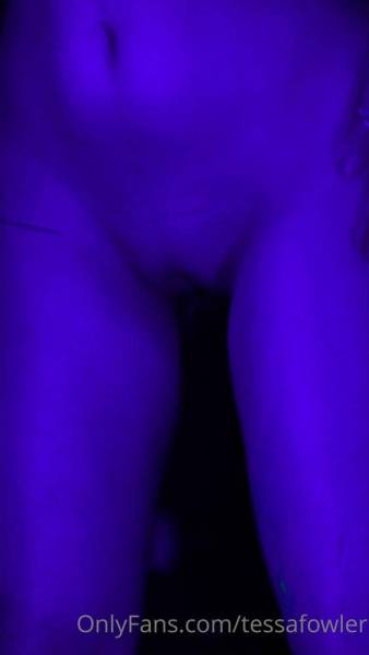Tessa Fowler Nude Neon Body Paint OnlyFans Video Leaked on fansgirls.net