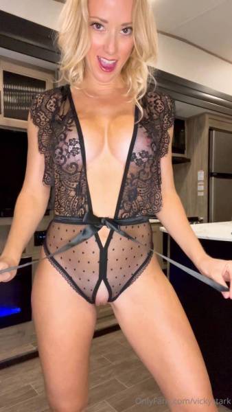 Vicky Stark Pussy Black Outfits Try On Onlyfans Video Leaked on fansgirls.net