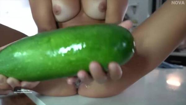 Aspen Rae Nude Vegetable Masturbation OnlyFans Video Leaked on fansgirls.net