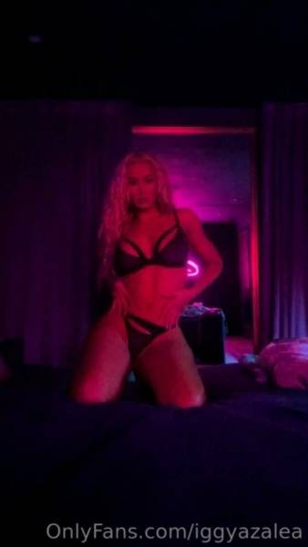 Iggy Azalea Sexy Lingerie Tease Onlyfans Video Leaked on fansgirls.net