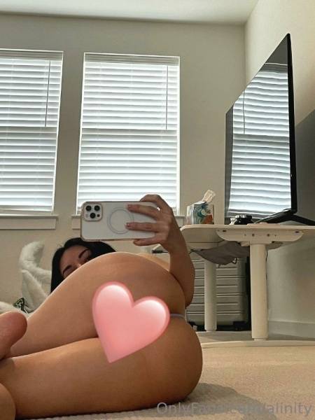 Alinity Nude Ass Teasing Selfies Onlyfans Set Leaked on fansgirls.net