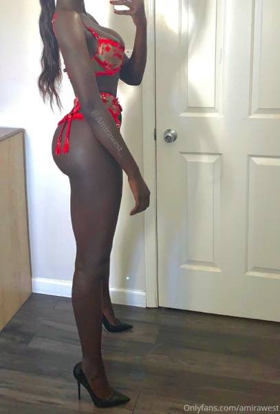 Amira West Sexy Try-On Mirror Selfies Onlyfans Set Leaked on fansgirls.net