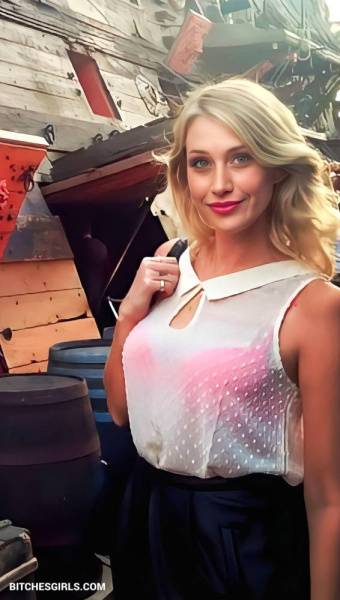 Maude Garrett Youtube Naked Influencer - Maude on fansgirls.net