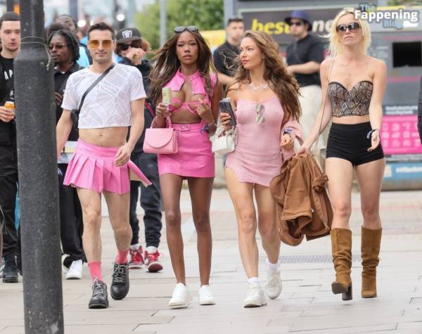 April Banbury & Whitney Hughes Display Their Boobs at Wireless Festival in London (21 Photos) - city London on fansgirls.net