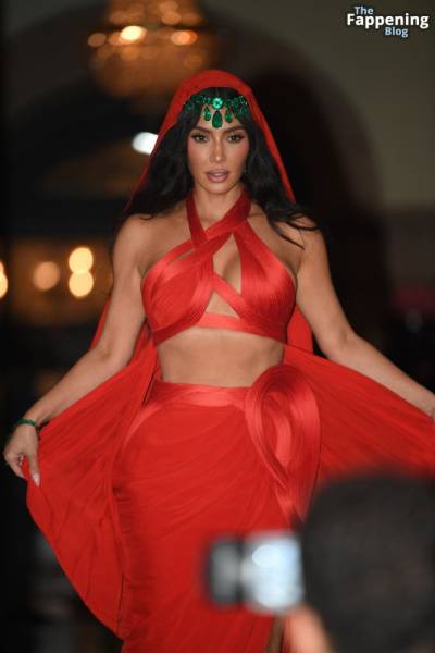 Kim Kardashian Stuns in a Red Dress in Mumbai (33 Photos) - India on fansgirls.net