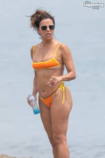 Eva Longoria Displays Her Sexy Booty on the Beach in Marbella (28 Photos) - Spain on fansgirls.net