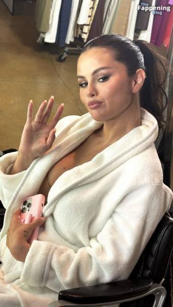 Selena Gomez Sexy (6 New Photos) on fansgirls.net