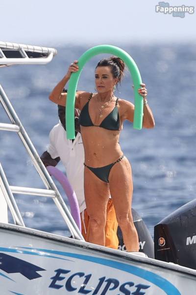 Kyle Richards, Erika Jayne & Dorit Kemsley Enjoy Their Ocean Swim in St Lucia (92 Photos) on fansgirls.net