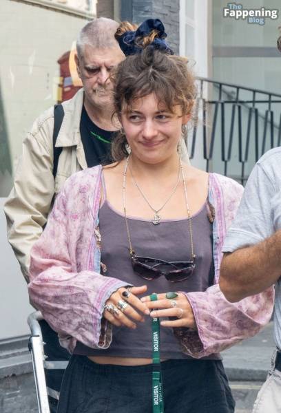 Ruby Ashbourne Serkis Goes Braless with Her Dad in London (24 Photos) - Britain - city London on fansgirls.net